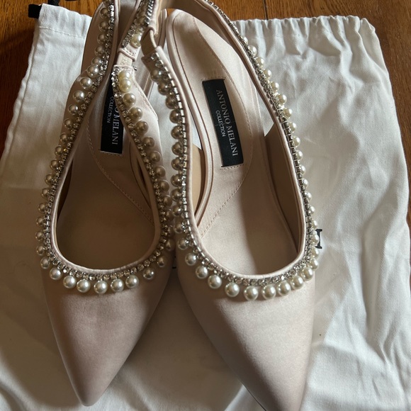Pearl Heels - Picture 3 of 4